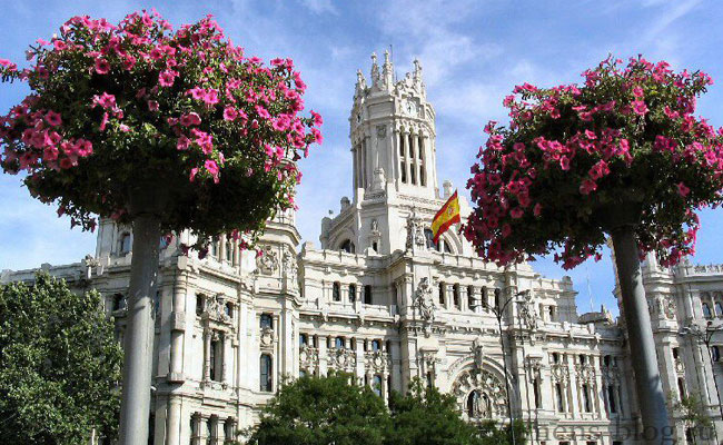 Достопримечательность Испании – пять площадей Мадрида.